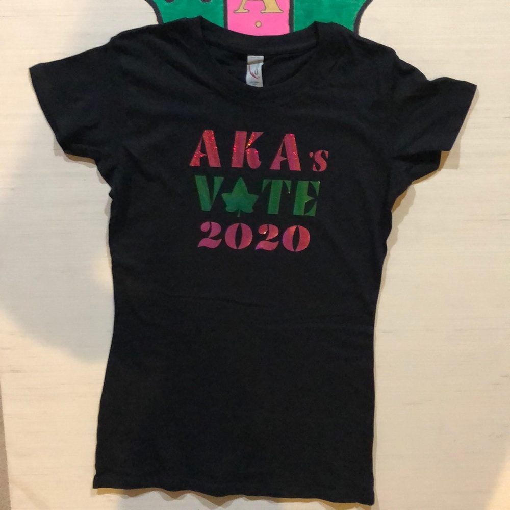 New “AKA’s VOTE 2020” fitted t-shirt Adult M